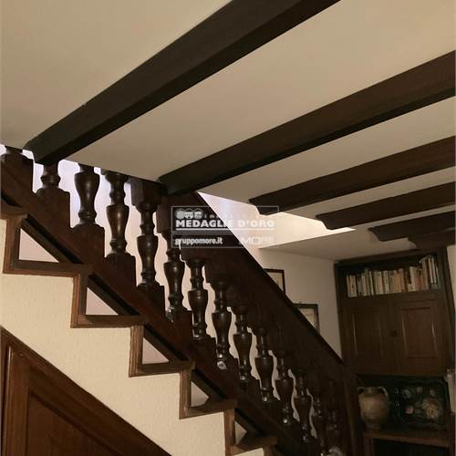 SCALA X ACCEDERA ALLA TAVERNA