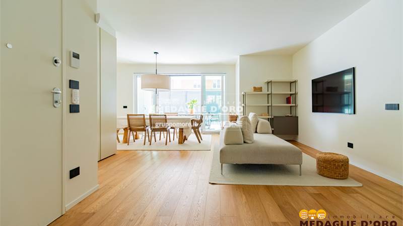 Appartamento in vendita a Modena (Zona Viali), ad.ze viale Vittorio Veneto