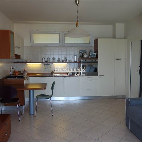 SOGGIORNO / CUCINA (divano chiuso)