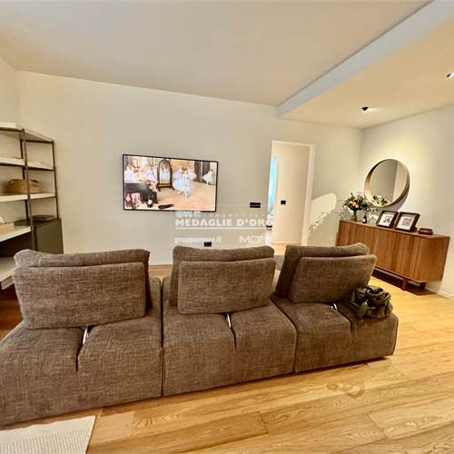 SOGGIORNO CON ACCESSO AL TERRAZZO 