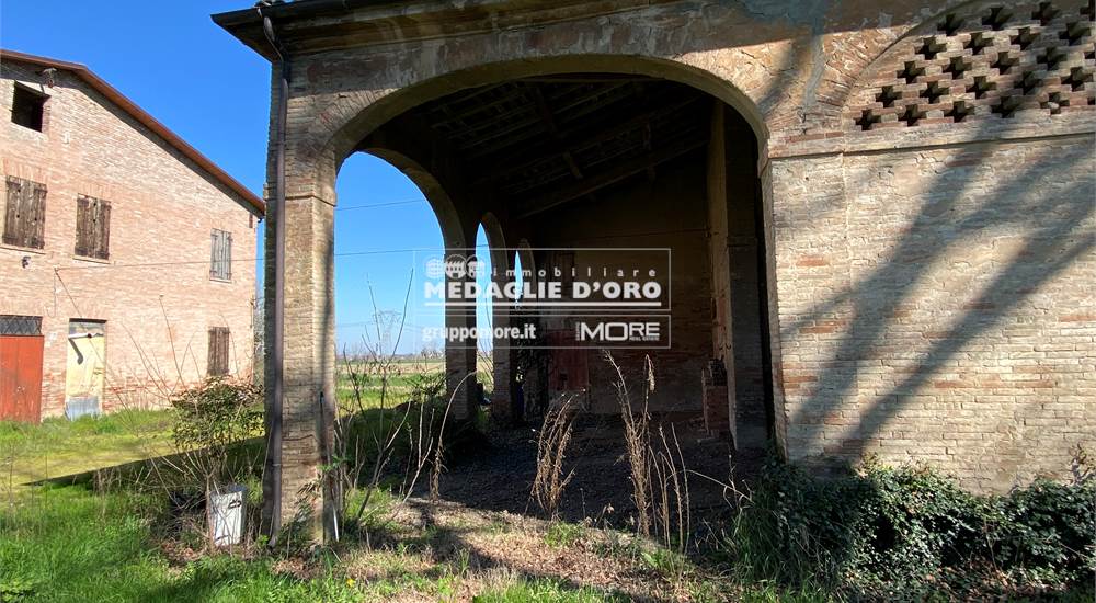 ED 2 - STALLA E FIENILE