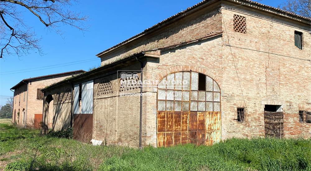 ED 2 - STALLA E FIENILE