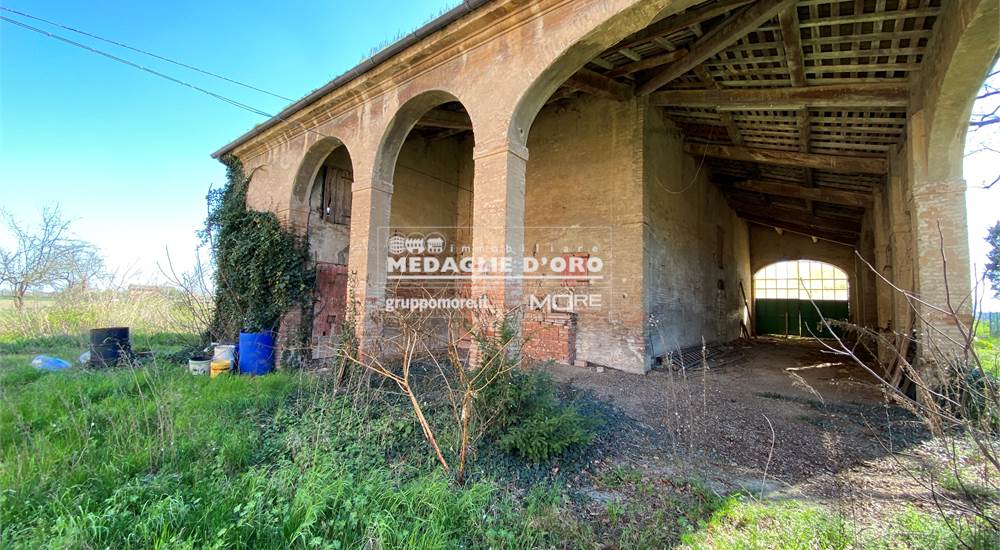 ED 2 - PORTICO STALLA