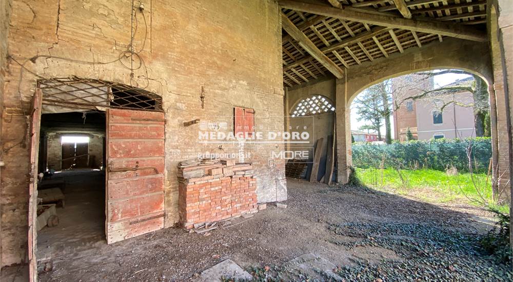 ED 2 - PORTICO STALLA