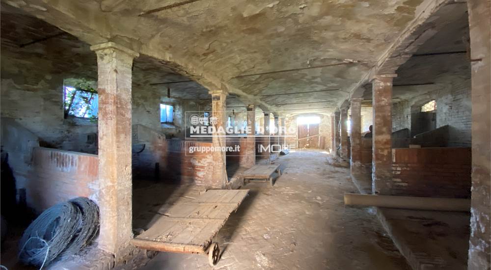 ED 2 - INTERNO STALLA