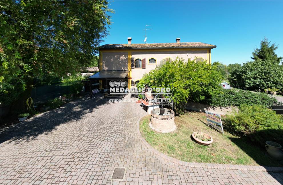 Semi Detached House for sale in Modena (San Damaso), Strada Grande 140