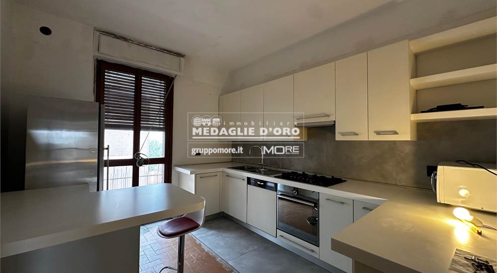 CUCINA ABITABILE CON BALCONE