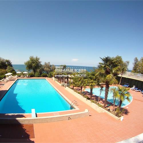 PISCINA BIMBI E ADULTI 