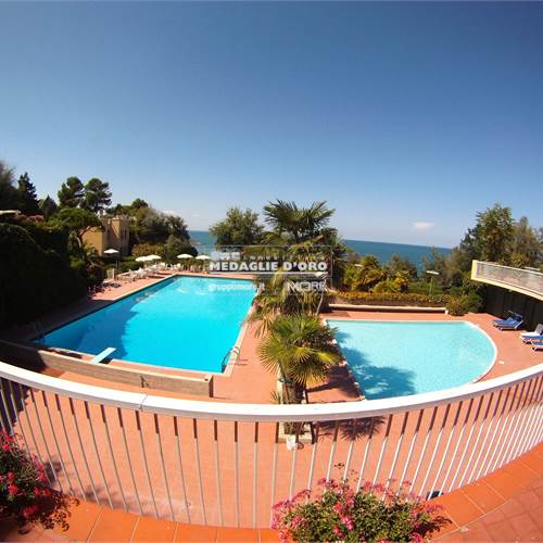 PARTI COMUNI: PISCINA GRANDE E PICCOLI