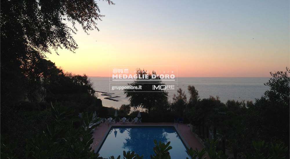 PARTI COMUNI: PISCINA 