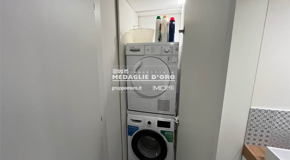 BAGNO 2 CON ARMADIO PER LAVATRICE