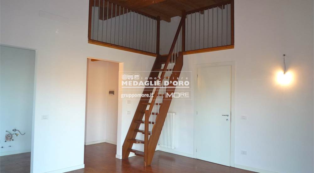 SOGGIORNO (SCALA SOPPALCO)