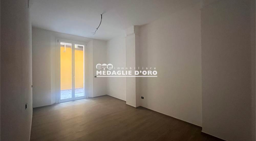 CAMERA DOPPIA CON BALCONE