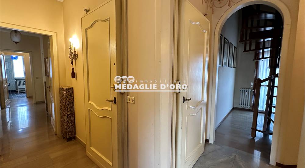 PART DOPPIO INGRERSSO E SCALE PER LA MANSARDA 