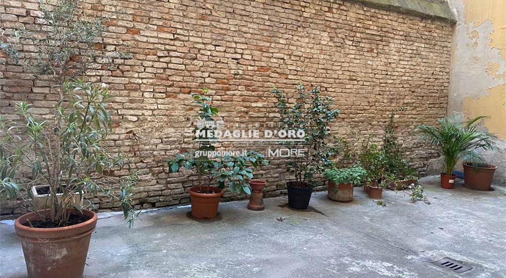 Cortile interno zona cantine