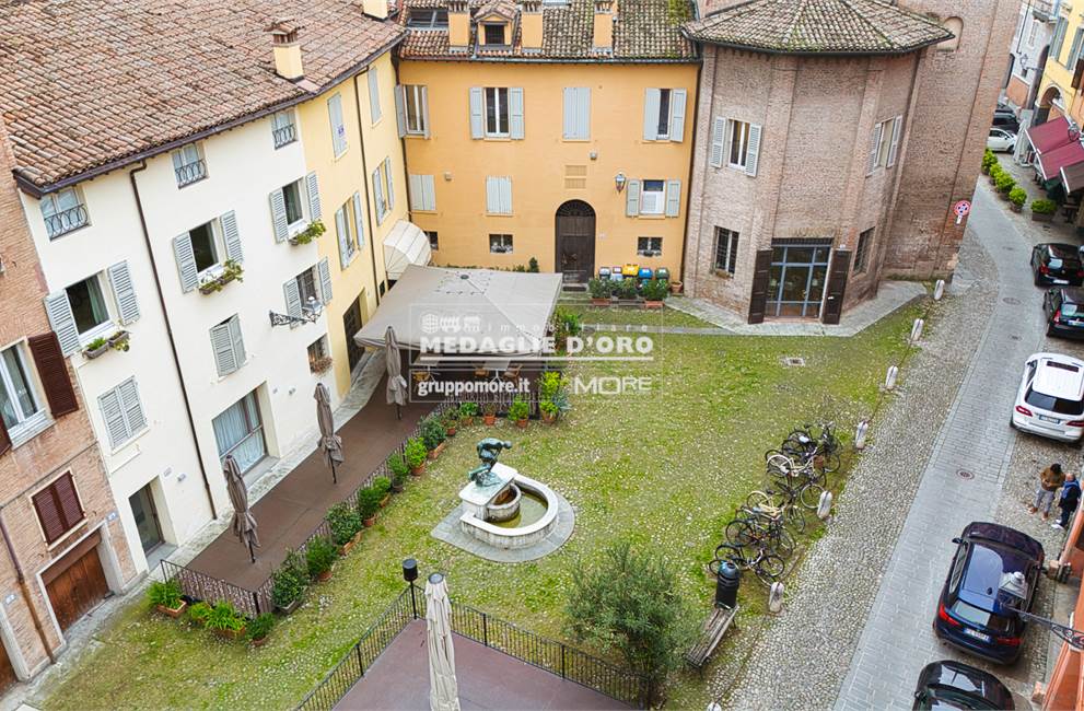 VD4692 Corso Canalchiaro affacci in San Giacomo